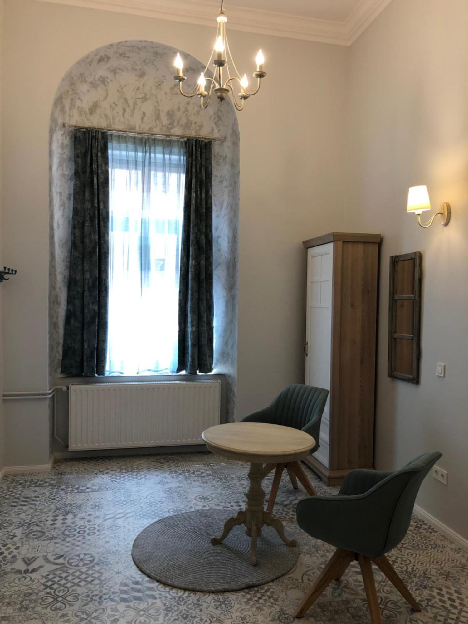 In V. Apartman